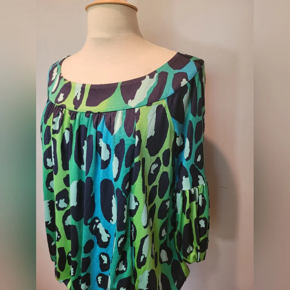 Diane Von Furstenberg Silk Blue & Green Leopard Print Bell Sleeve Blouse SZ 8 - Picture 2 of 10
